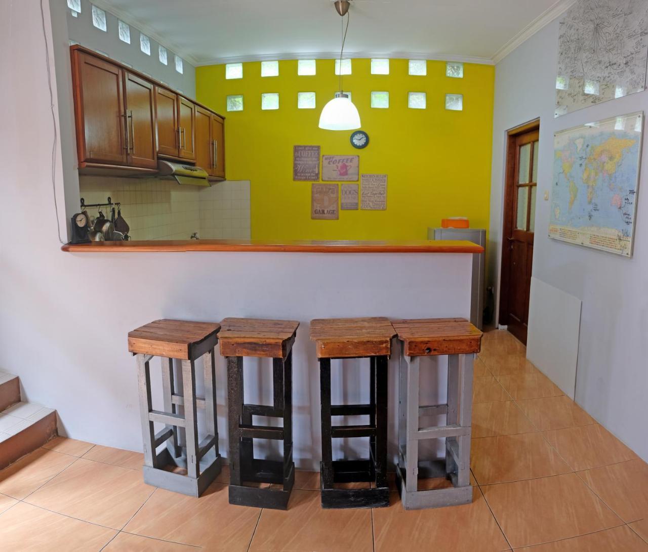 The Attic Bed & Breakfast Bandung Eksteriør bilde